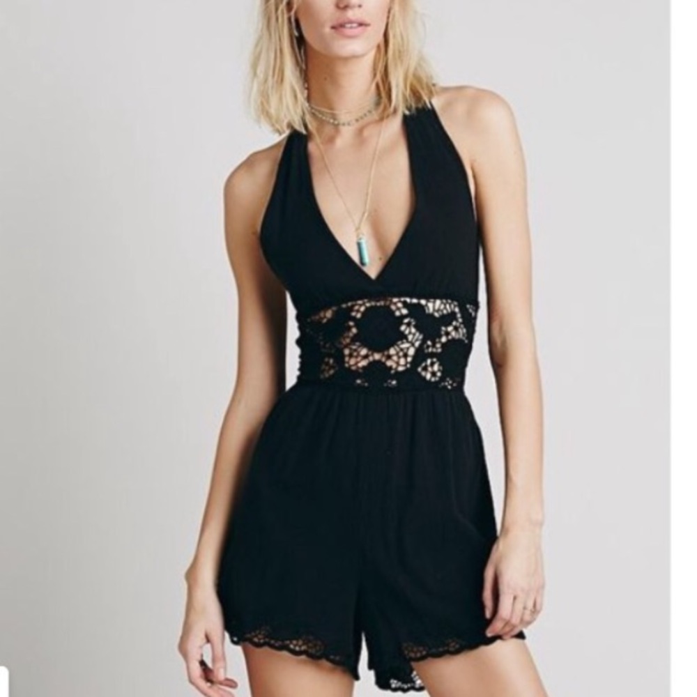 ✨FREE PEOPLE Sz Lg Black Romper with Lace!!